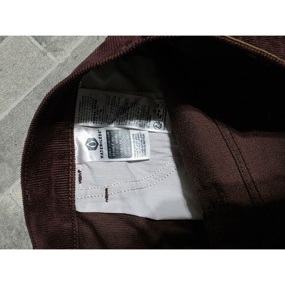 New Levi's Women's High Waisted Mom Jeans Corduroy Burgandy Pants 32x29 - Picture 7 of 8